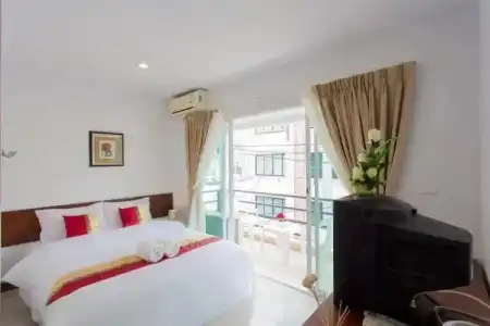 Nouveau Guesthouse - 38