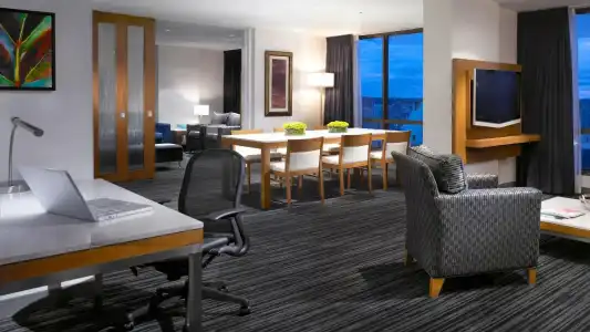 Hyatt Regency Vancouver - 52