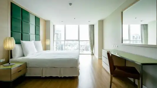 Urbana Langsuan - 29