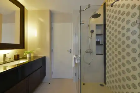 Altera and Residence - 64