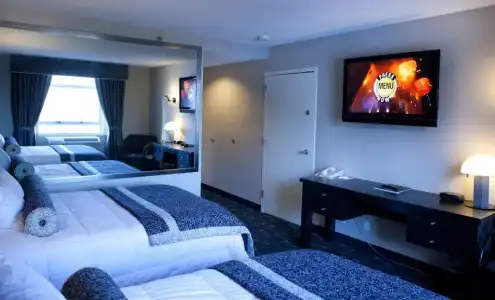 Ramada Plaza by Wyndham West Hollywood & Suites - 19