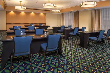 Courtyard by Marriott Arlington Crystal City/Reagan National - 14