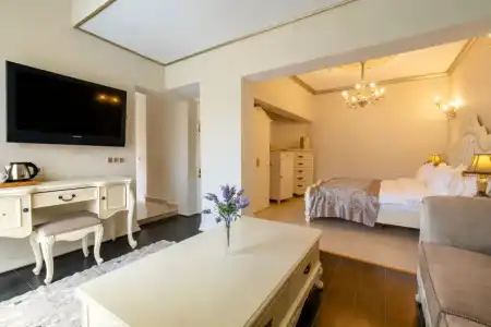 Elegance East - 65