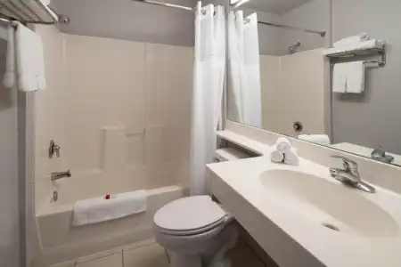 Baymont by Wyndham Las Vegas South Strip - 34
