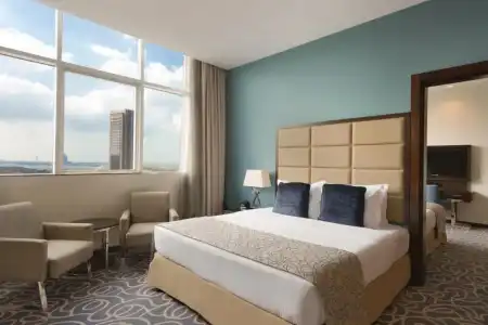 Ramada by Wyndham Abu Dhabi Corniche - 43