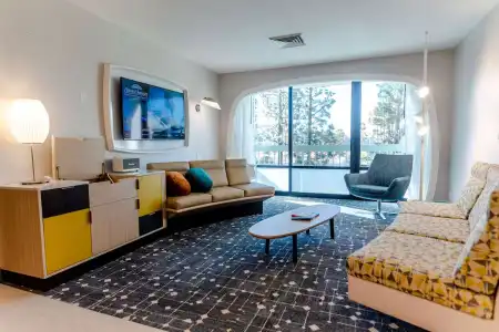 Howard Johnson by Wyndham Anaheim and Water Playground - 121