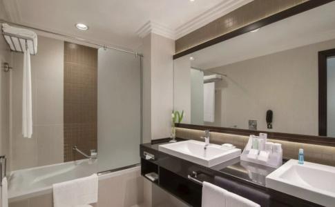 Towers Rotana - 45