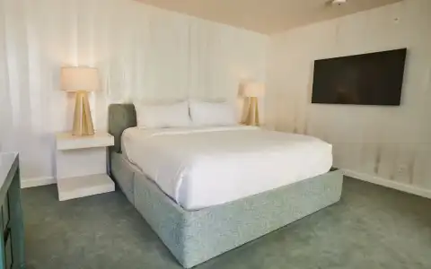 Avalon Beverly Hills, a Member of Designs - 35