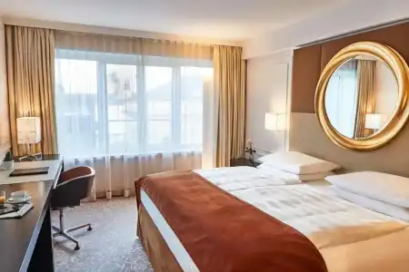 Vier Jahreszeiten Kempinski - 39