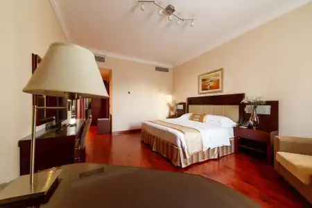 Grand Millennium Dubai - 61