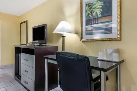 Clarion Inn Orlando International Drive - ICON Park - 36