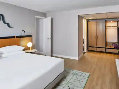Hyatt Regency - 70