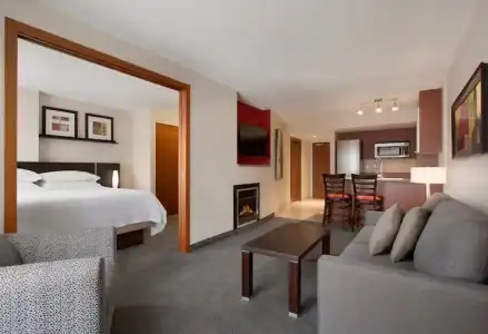 Embassy Suites Montréal by Hilton - 31