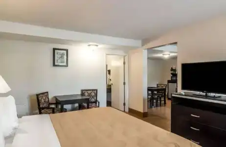 Quality Inn & Suites near Downtown Bakersfield - 45