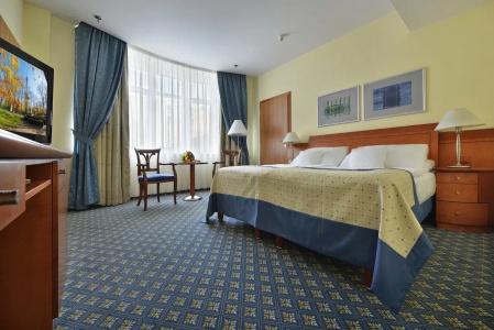 Ramada by Wyndham Prague City Centre - 37