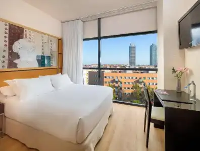 H10 Marina Barcelona - 11