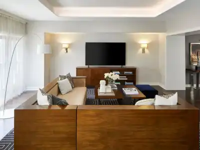 Hyatt Regency - 90