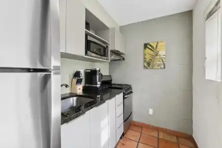 Kasa El Paseo Miami Beach - 18