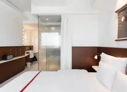 Ruby Luna Düsseldorf - 60