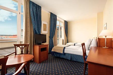 Ramada by Wyndham Prague City Centre - 30