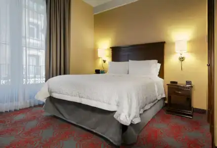 Hampton Inn & Suites by Hilton Mexico City - Centro Historico - 39