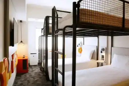 Ibis Styles Tokyo Bay - 8