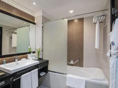 Towers Rotana - 74