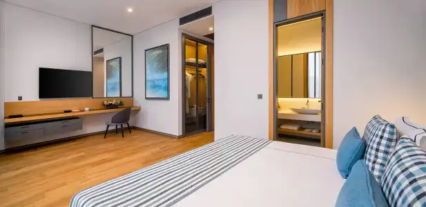 The Norm Collection Door'a - 58