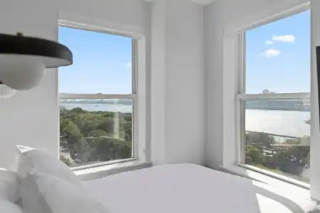 Riverside Tower - 8