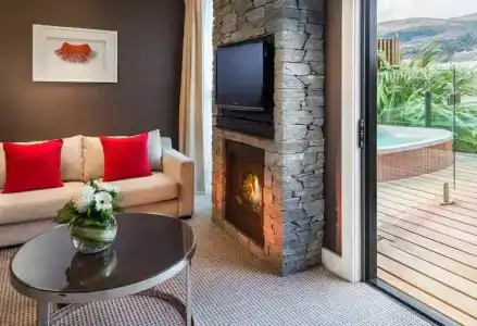 DoubleTree by Hilton Queenstown - 56