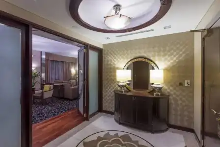 Dusit Thani - 33