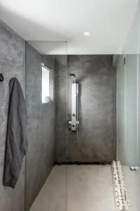 West East Suites - 110