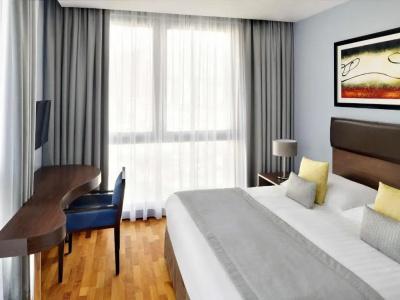 Movenpick Apartments Al Mamzar Dubai - 2