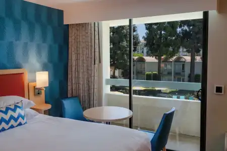 Howard Johnson by Wyndham Anaheim and Water Playground - 36