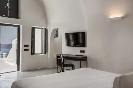 Sun Rocks Boutique | Caldera View Suites & Sunset Dining Experience - 87