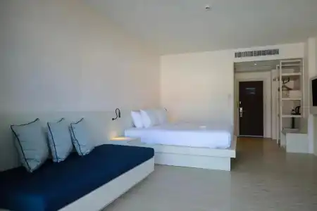 Amata Patong - 15