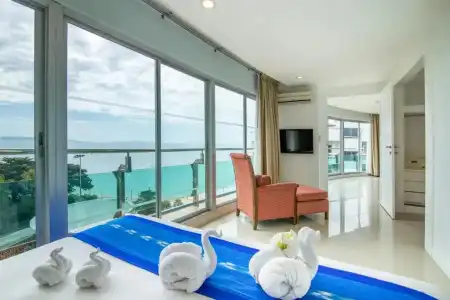 Royal Beach View Suites - 8