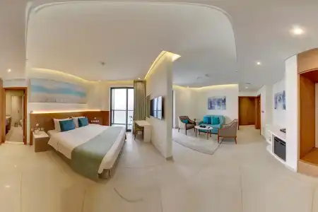 Wyndham Garden Ajman Corniche - 11