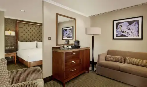 DoubleTree by Hilton London West End - 49