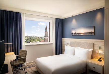 Hampton by Hilton - 25