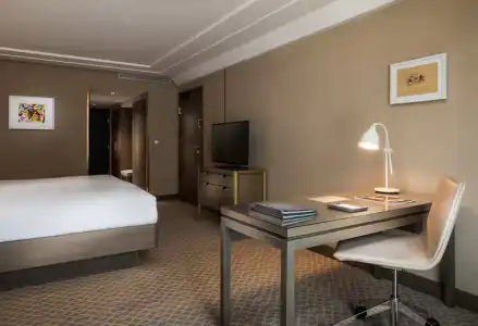 Hilton Vienna Plaza - 43