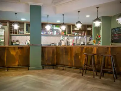 Mercure Cardiff North - 5