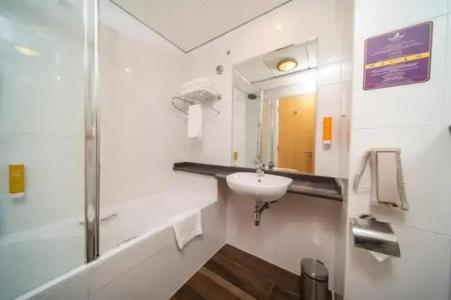 Premier Inn Dubai Investments Park - 34