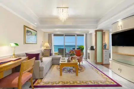 Royal Wing Suites & Spa Pattaya - 22
