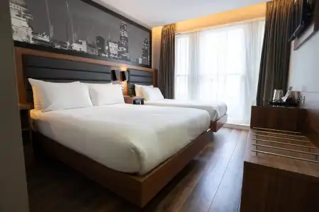 London Court - 69