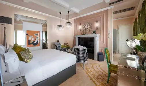 Aria Budapest by Library Collection - 65