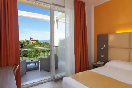 Bella Lazise - 49