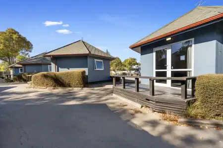 Christchurch Top 10 Holiday Park - 111