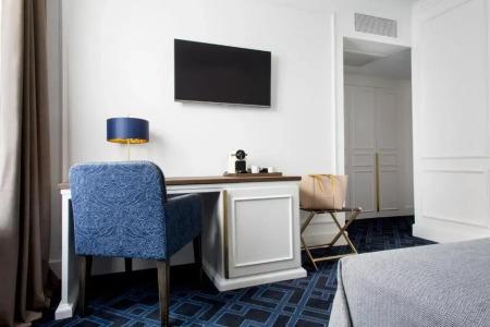 Midmost by Majestic Group - 11