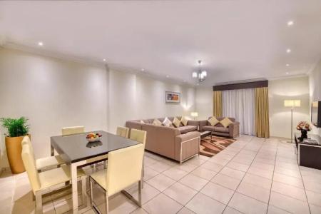 Pearl Marina Apartments LLC - 65